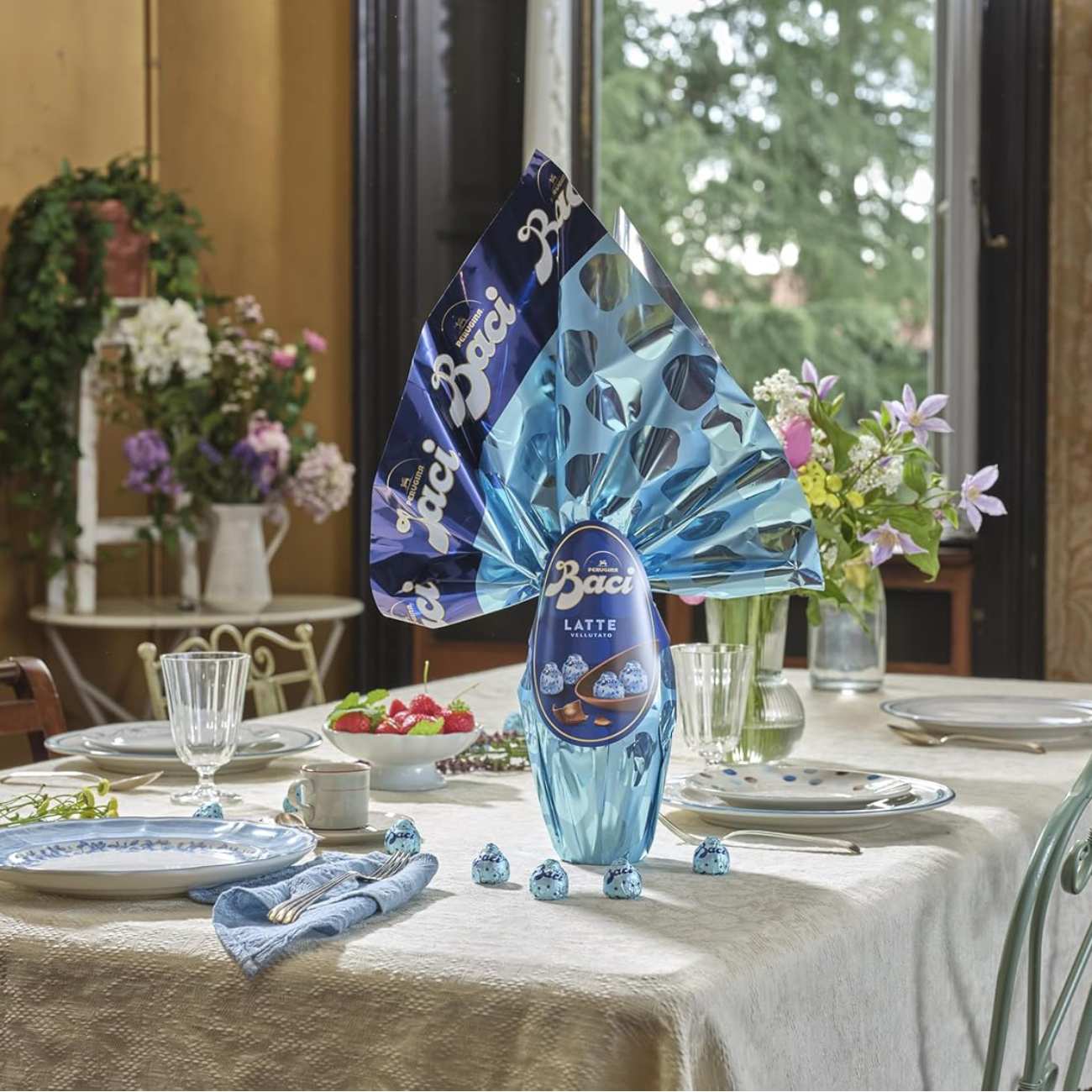 Milk Chocolate Easter Egg BACI Latte, 265g